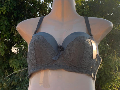 Full Support Lace Bra – Perfect Fit