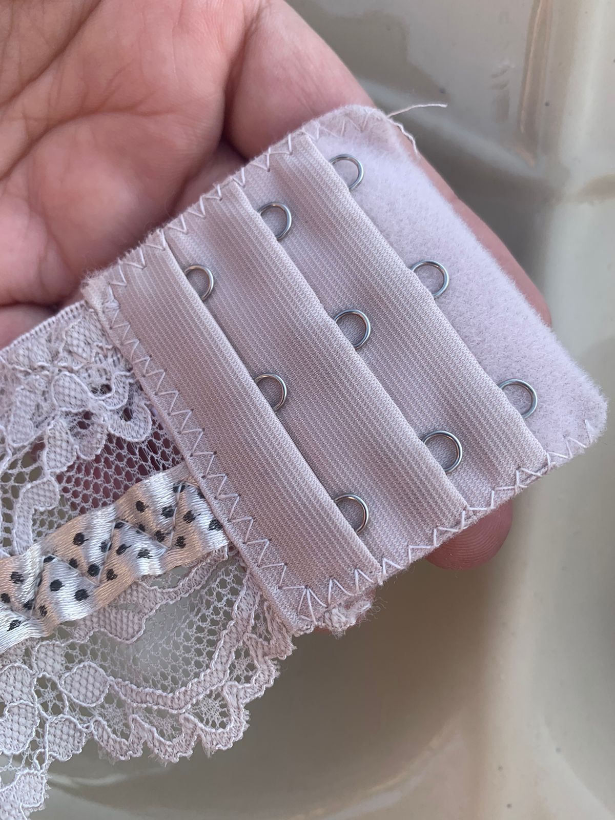 Imported Luxury Lace Push-Up Bra – Amazon Quality (White / Blue / Black / Nude / Skin / Pink / Midnight Blue)+ FREE GIFT